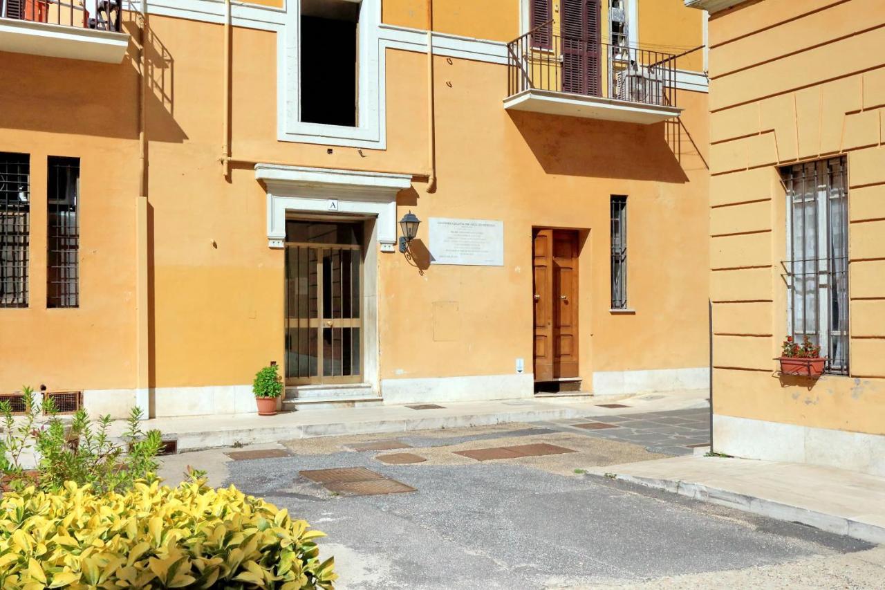 Romeasyoulike - Trastevere Apartment N° 30 Bagian luar foto